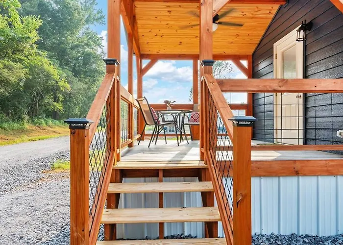 8 All Decked Out, Luxury Tiny House, Boat Parking Mins To Lake Guntersville, Downtown