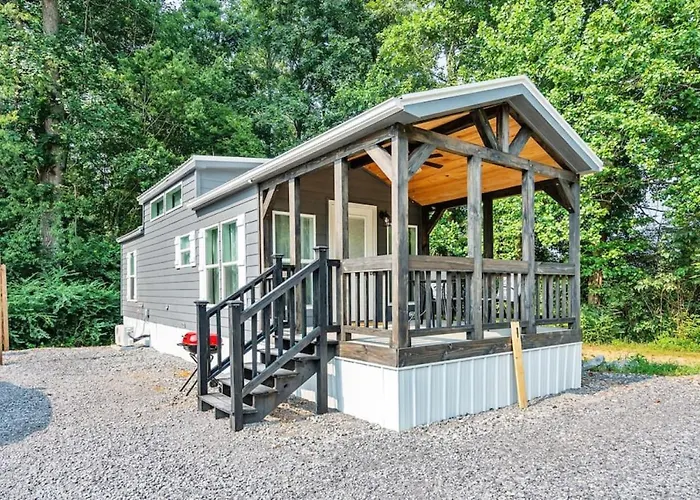Luxury Tiny House Mins To Lake, Downtown Guntersville Boat Parking
