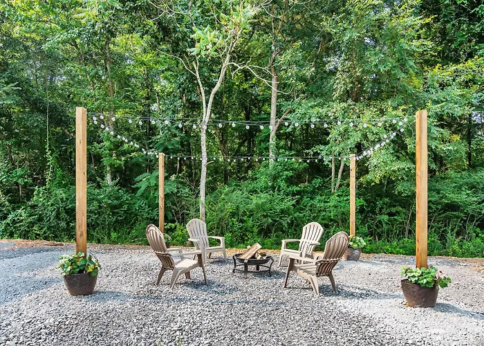 Luxury Tiny House Mins To Lake, Downtown Guntersville Boat Parking