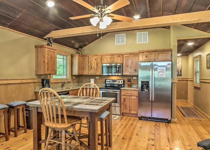 The Treehouse At Kudzu Cove Cabins Resort